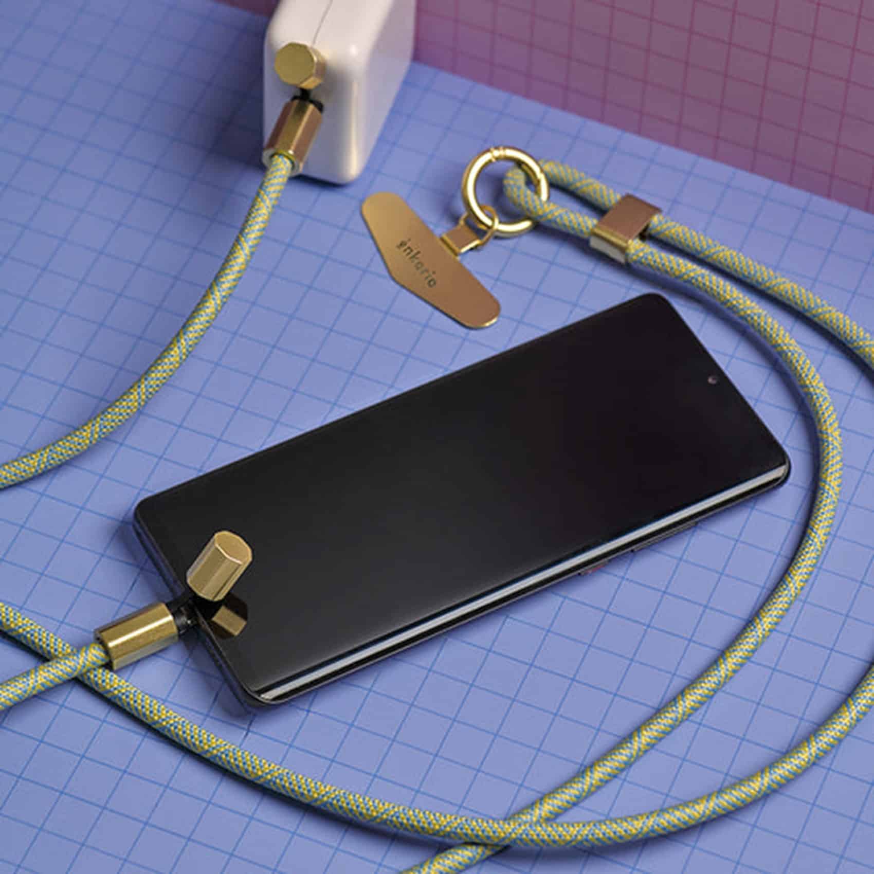 Tour de cou rose pour téléphone avec charge